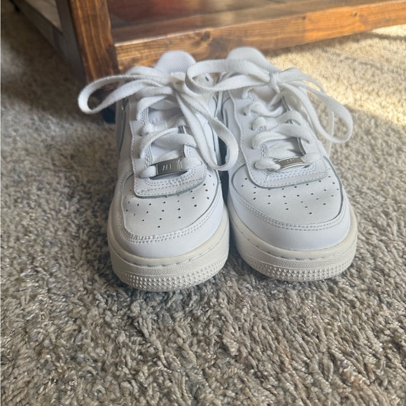 Nike Air Force One  White Sneakers - Picture 2 of 6